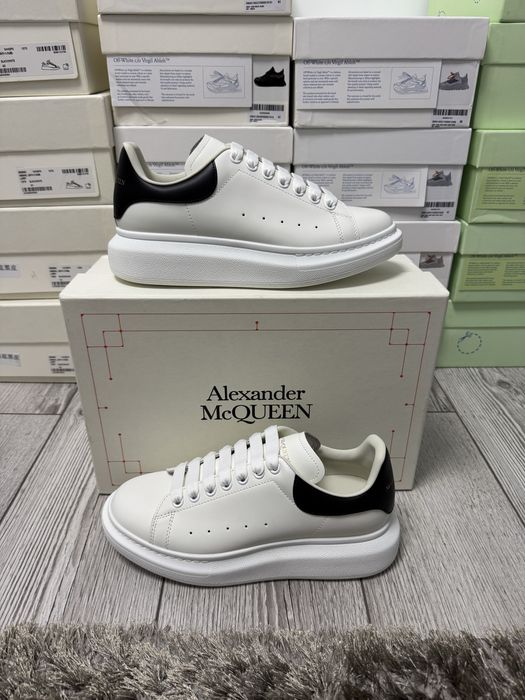 Alexander McQueen - 36, 37, 41, 42