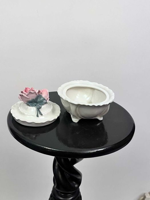 Caseta portelan veche marcata KARL ENS w germania bibelou bibelouri