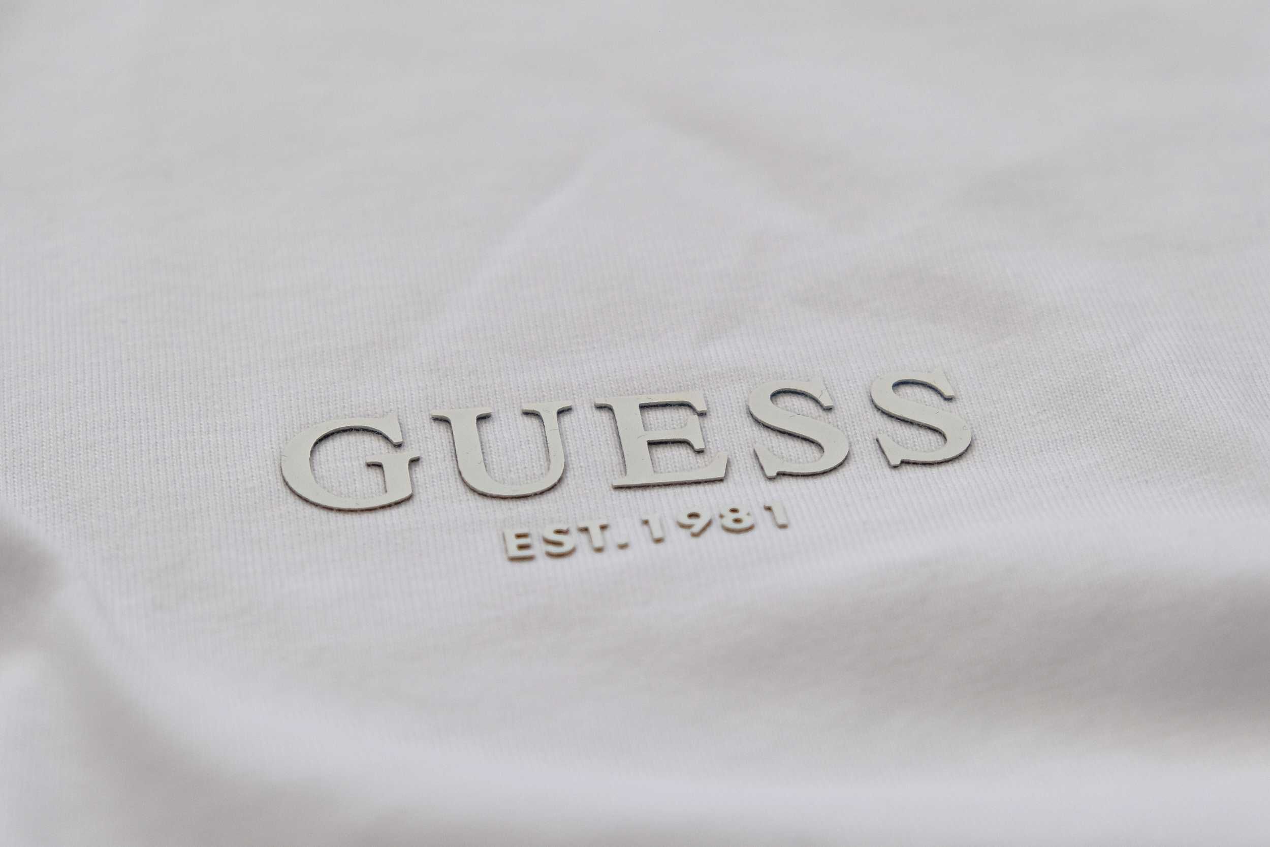 GUESS XL и XXL размери-Оригинална бяла тениска с надпис