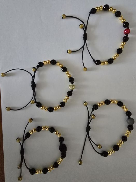 Vând Bretari lucrate manual