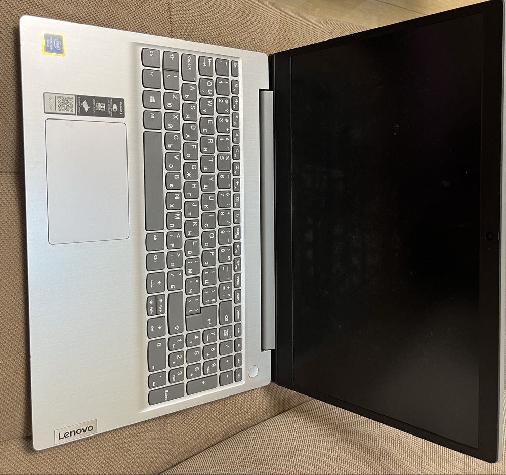 Лаптоп Lenovo,UHD Graphics 128mb