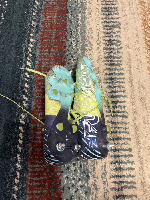 Ghete de fotbal Puma profesionale
