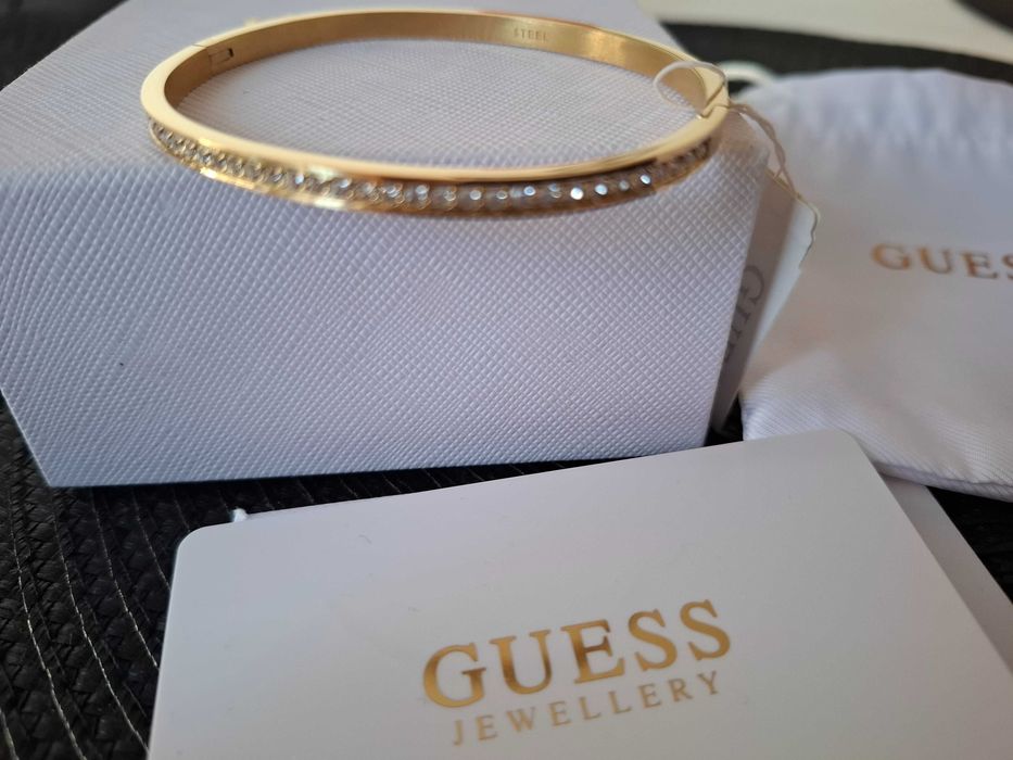 Дамска гривна GUESS