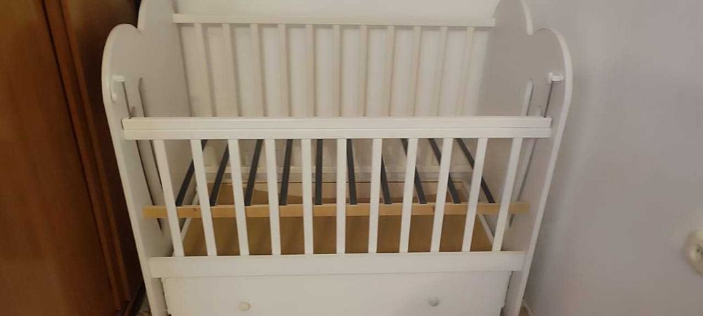 Кроваткв в отличном состояний   5000 тенге