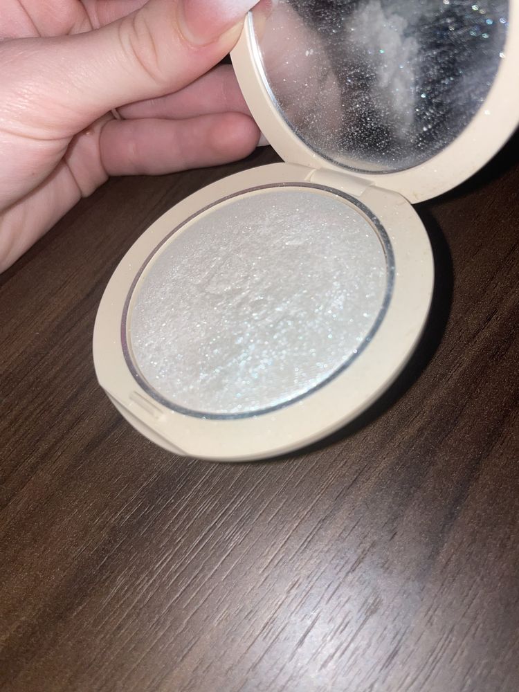 Dior Forever highlighter 03 PEARLESCENT GLOW