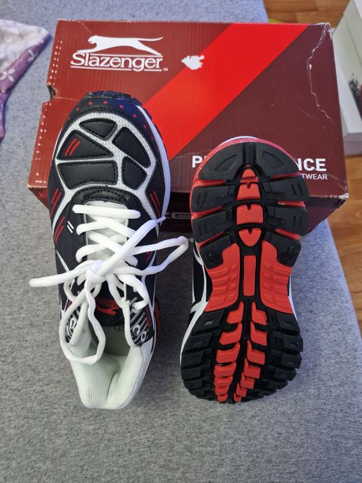 Adidas  Slaezenger noi