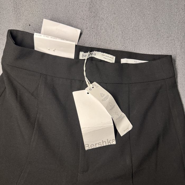 Pantaloni Bershka eleganți