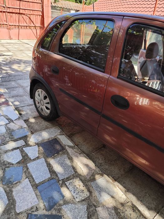 Vând Opel CORSA .