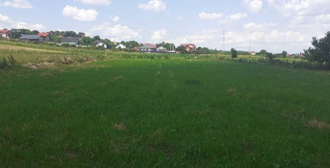 Vand teren casa Margineni