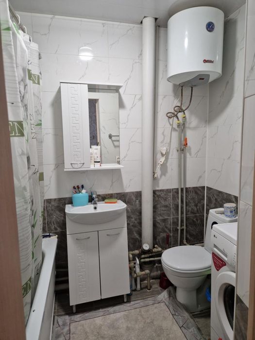 Пәтер сатылады 1мкрн 35үй 30пәтер барлық жиһазымен.