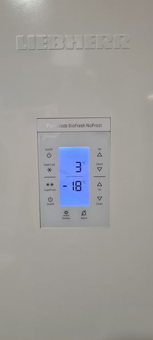 Хладилник с фризер Liebherr CBN 3656 Premium BioFresh NoFrost