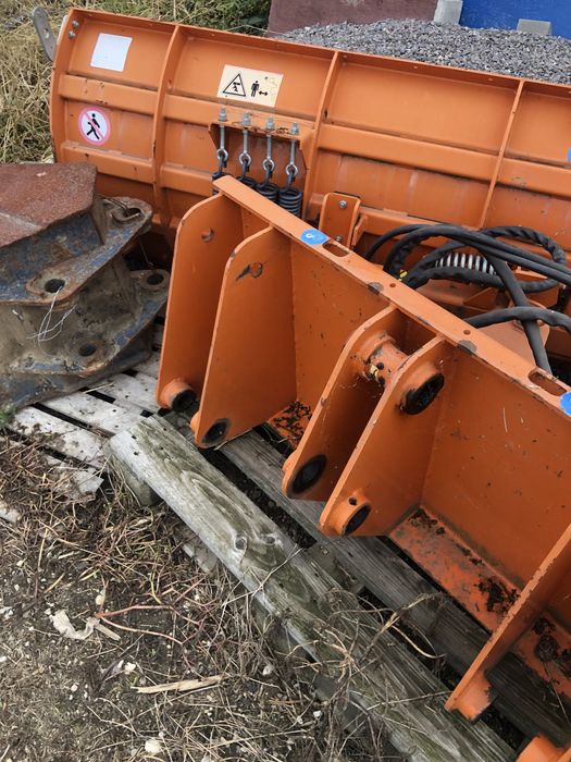 Lama de zapada pentru buldoexcavator
