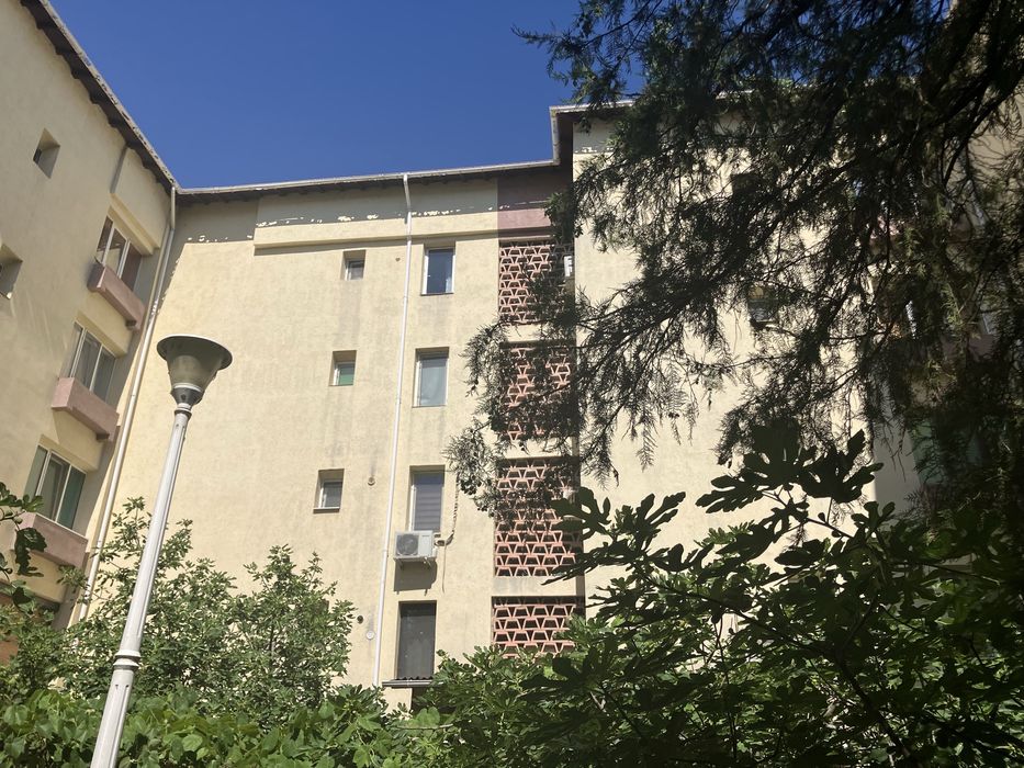 Vand apartament 3 camere decomandat et 1