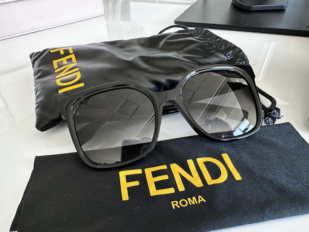 Дамски слънчеви очила Fendi