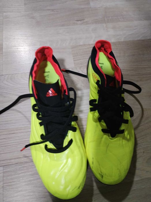 Ghete de fotbal adidas