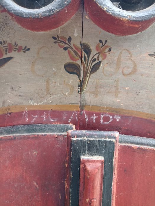 Dulap antic. Pentru colectionari. Usor negociabil