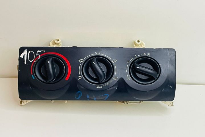 Panou climatronic comanda AC 820047154 Renault Clio a 3-a generatie