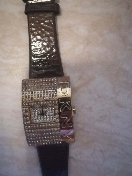 дамски часовник Fosil, Armani и DKNY