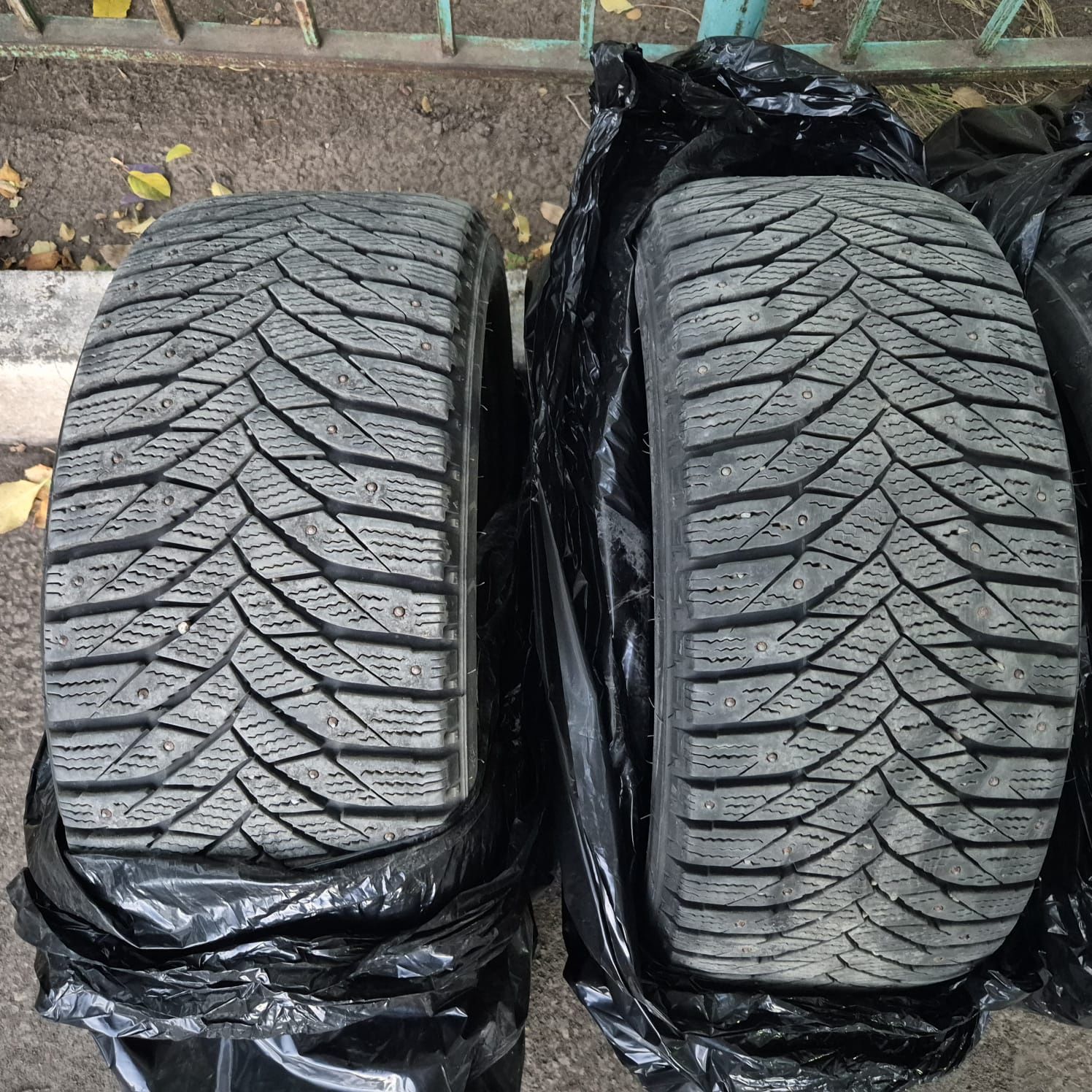 Продам зимние шины 225/45/17