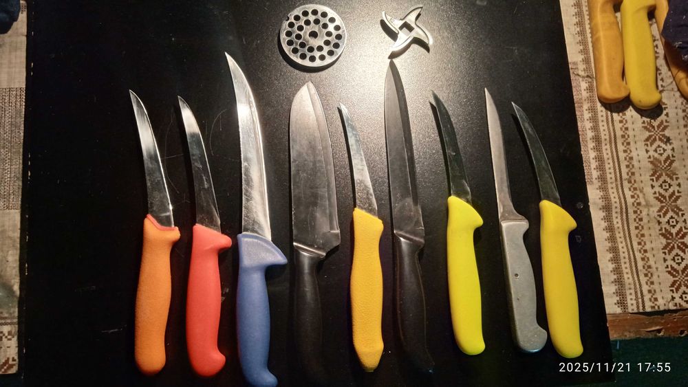 Ascut cuțite în Reghin.Tocilarie. 7 lei.