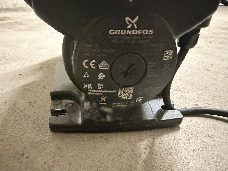 Хидрофорна помпа Grundfos Scala 2 3-45