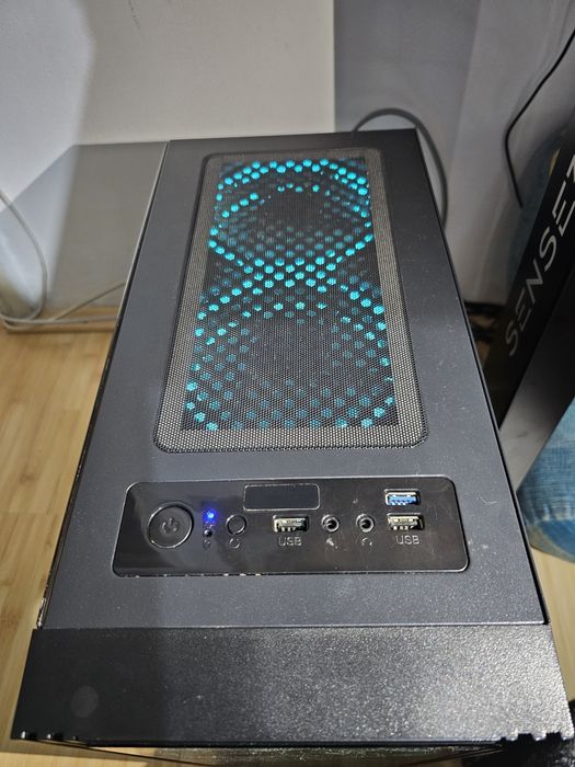 PC Gaming/Workstation-Intel i7+GTX 1070 ROG + RGB-Gata de Joc!