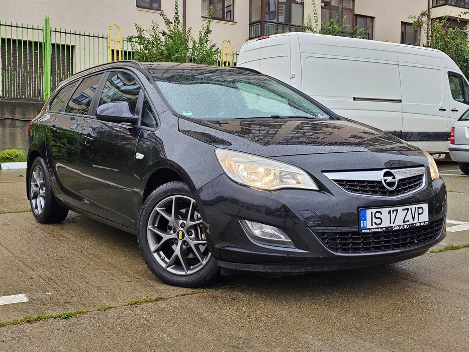 Opel Astra J 2011 2.0 CDTI 165 CP euro 5 automata / RATE fara avans