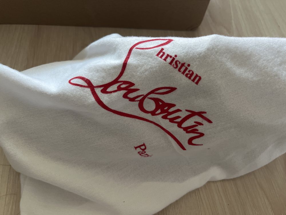 обувки hristian Louboutin