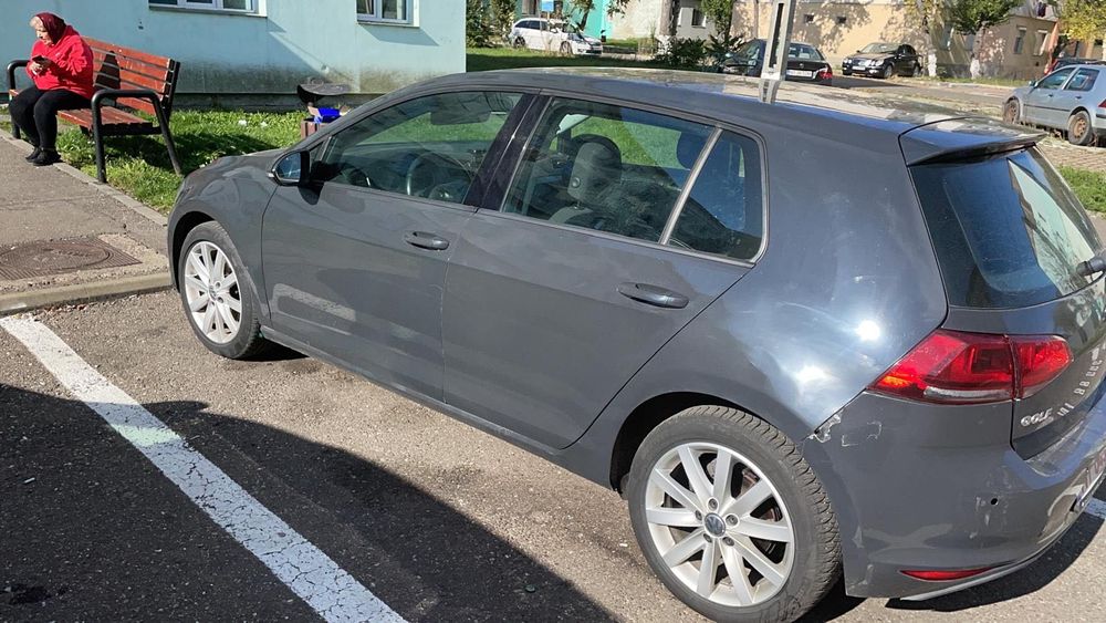 Vând golf 7 an 2013 motor 1/2 fsi benzină