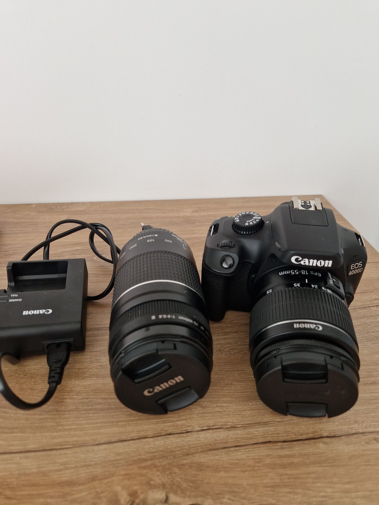 Aparat foto DSLR Canon EOS 4000D,18.0 MP, Negru + Obiectiv EF-S 18-55m