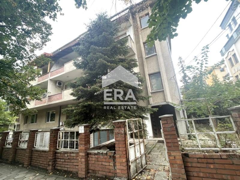 Четиристаен мансарден апартамент в центъра на Кърджали, до училище „О