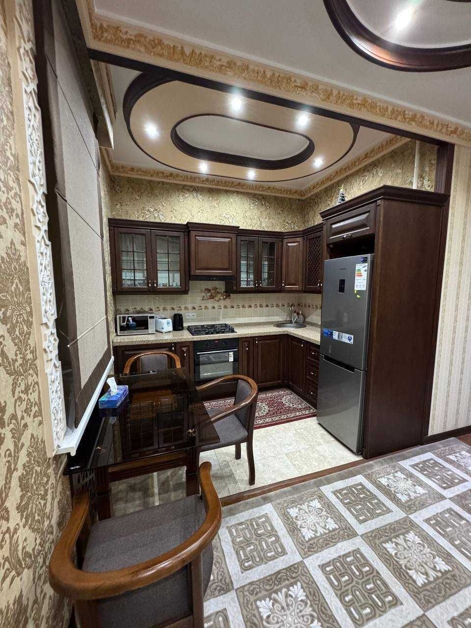 ул.Нукус бутик Гламур 2-комн 2/4 48 м² ремонт меб/тех выс.пот 3,70 м