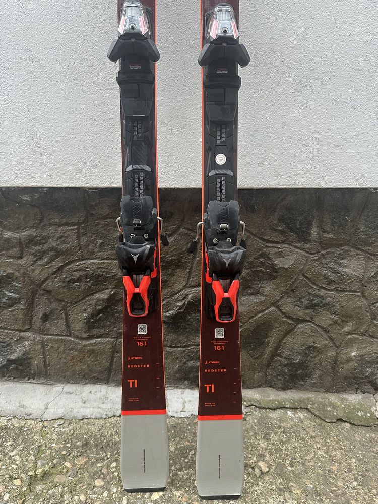 Schiuri Atomic Redster TI, model 2022/23 in stare f buna! Lungime 161