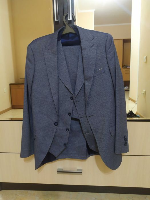 Мужской костюм тройка Турция 44 размер