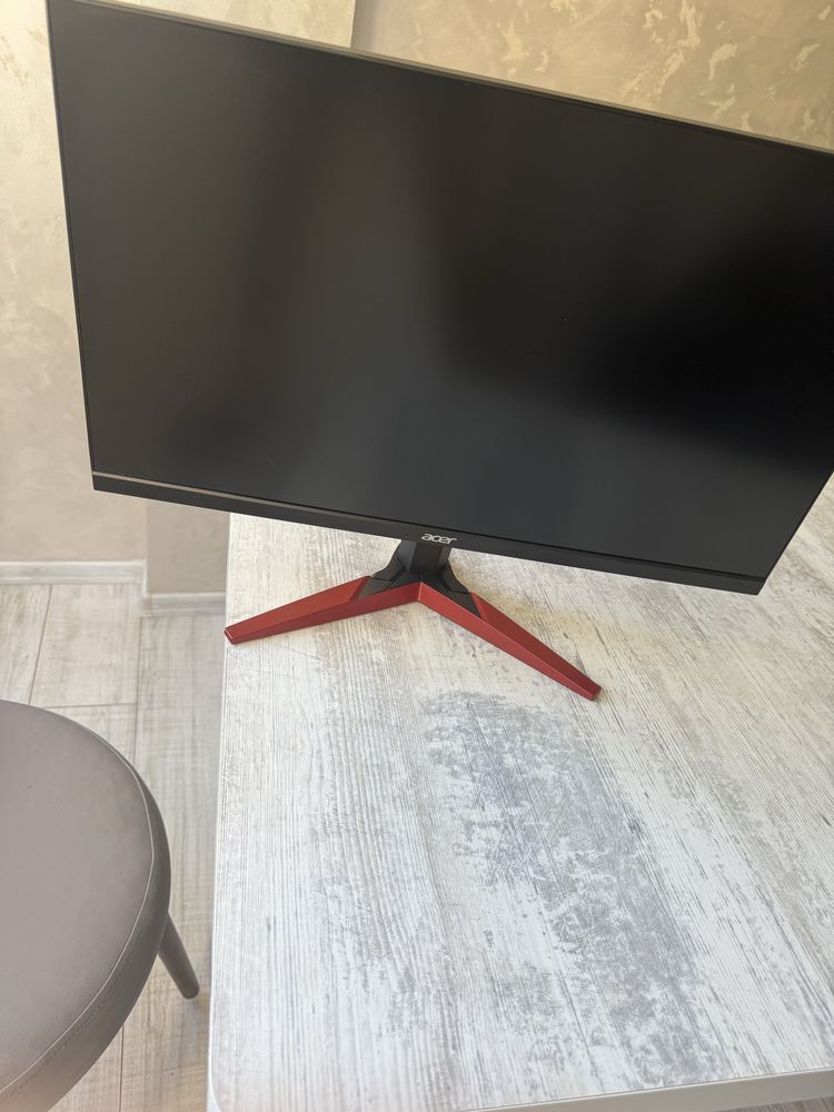 Продавам монитор Acer Gaming