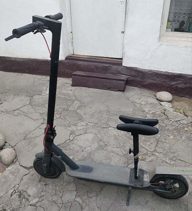 Продается электросамокат.