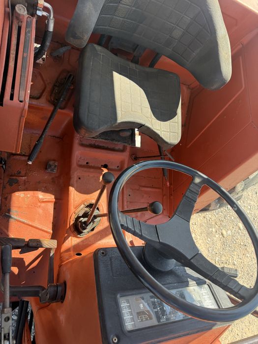 Tractor fiat 580 cu incarcator in 3 pistone de 58 cp