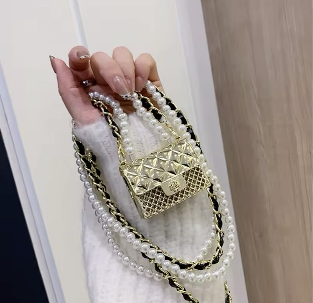 Мини чантичка аксесоар