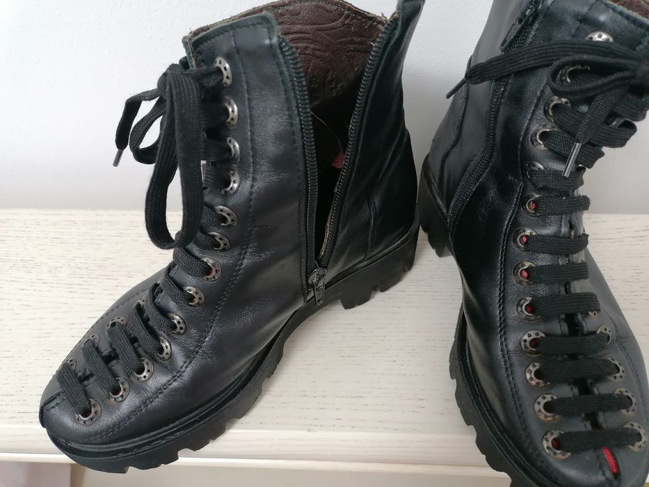 Bocanci mărimea 35, interior 22.5 cm, piele