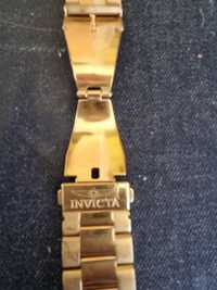 Продавам златна кайшка за часовник INVICTA