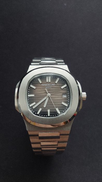 Patek Philippe Nautilius 5711 gray dial