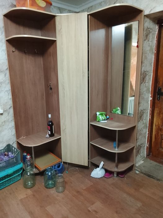 Продам угловой шкаф