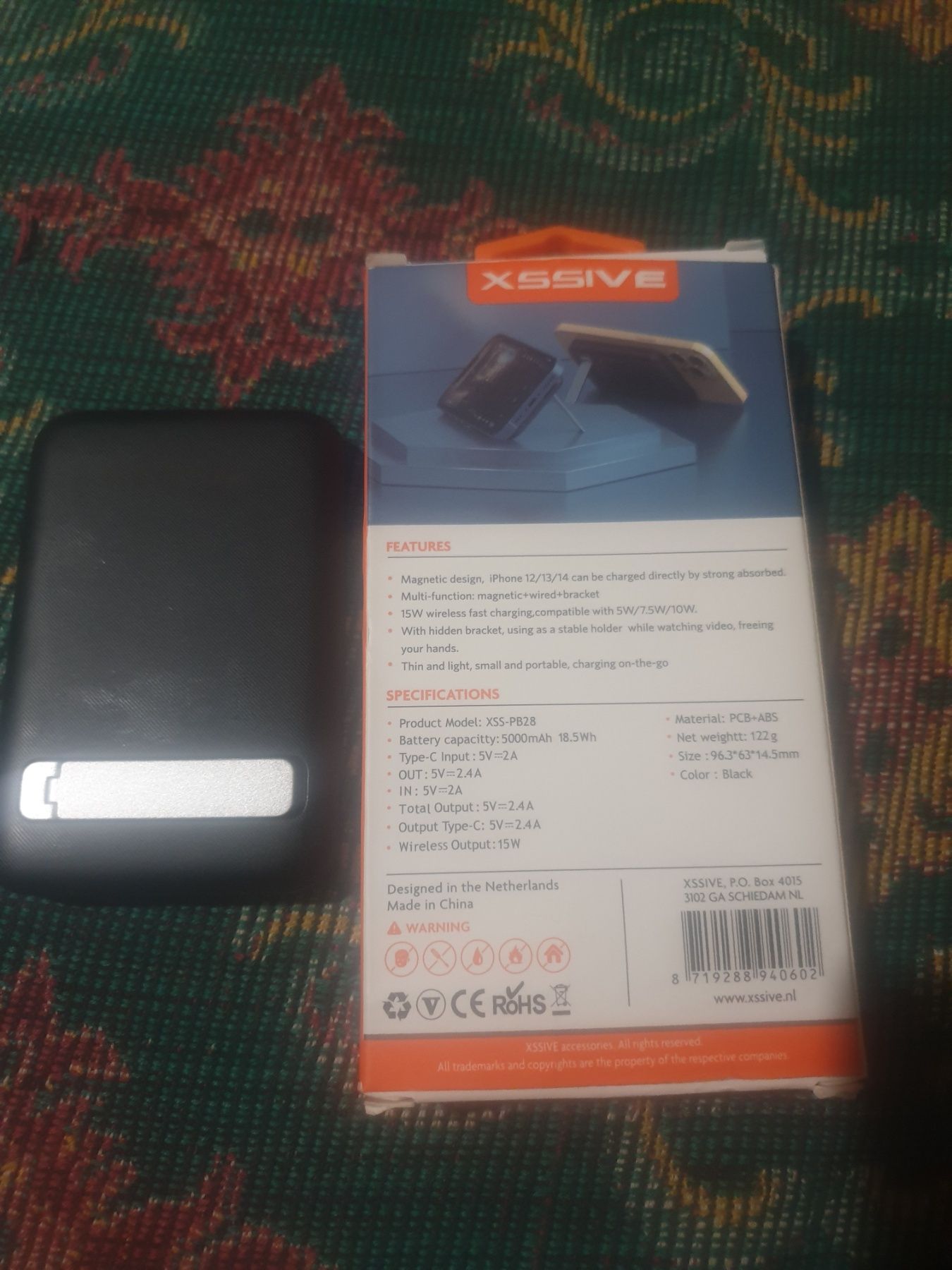 Продавам Power bank 5000 mAh Безжично зареждане в много добро състояни