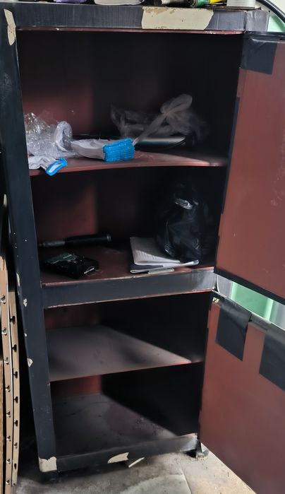 Сейф металлический