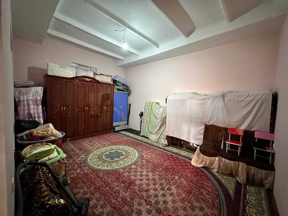 Қиргулида 8 сотикли ховли уй сотилади