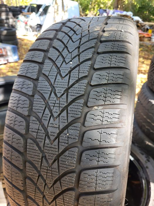 2 бр зимни 225/55/17 Dunlop Runflatt
