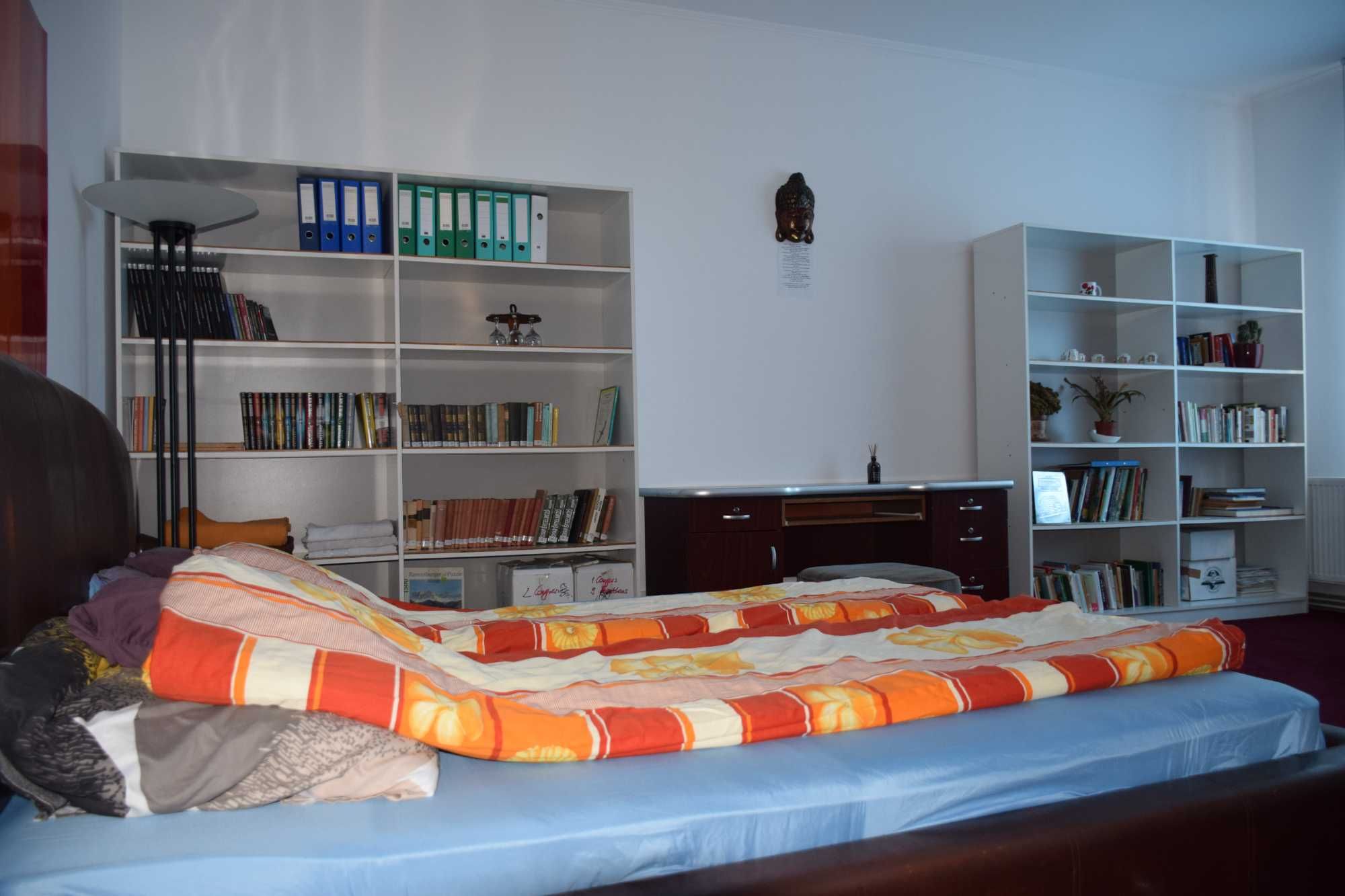 De vanzare apartament 3 camere la casa Sacueni