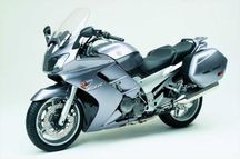 Dezmembrez yamaha fjr 1300 2004