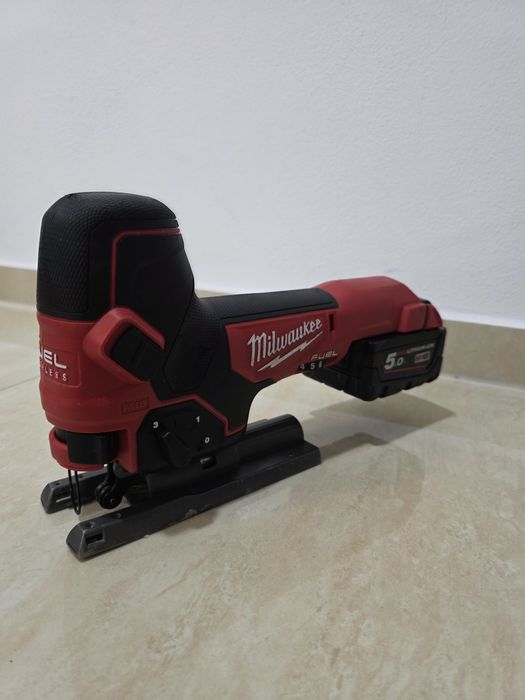 Fierastrau pendular Milwaukee M18 FBJS