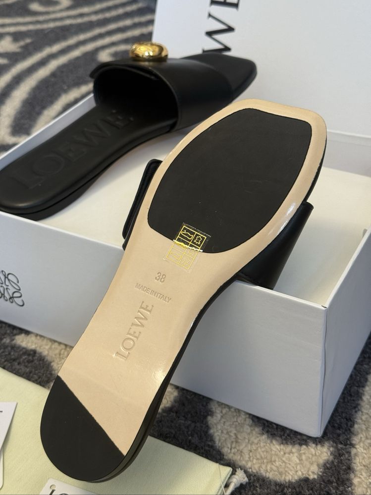 Papuci Loewe
